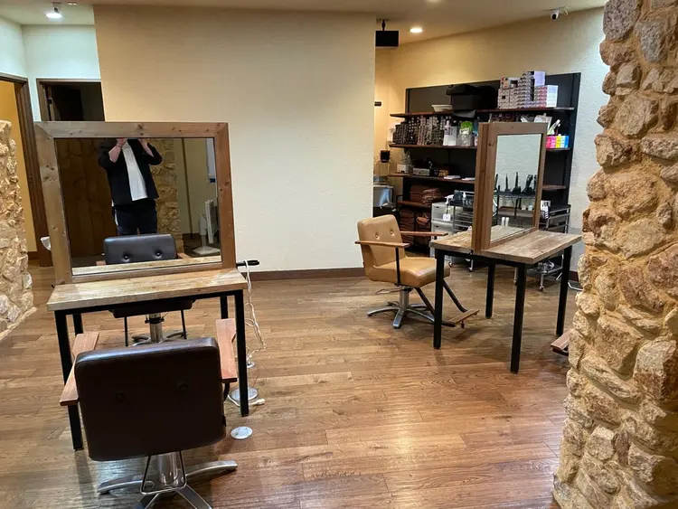 HYGGE by hair 【ﾋｭｯｹﾞﾊﾞｲﾍｱ】の内観・外観2