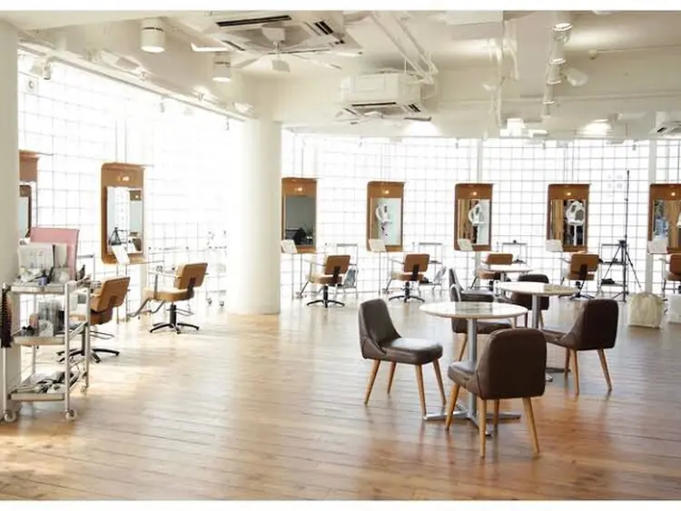 CLAPS金沢文庫店の内観・外観2