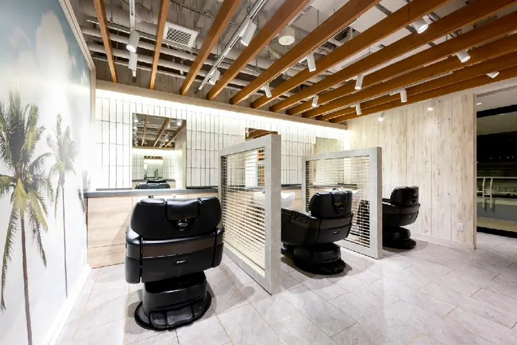 HAIR&GROOMING　YOSHIZAWA Inc. BANDAIの内観・外観2