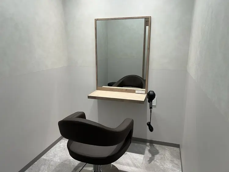 SALOWIN 栄3丁目店の内観・外観2