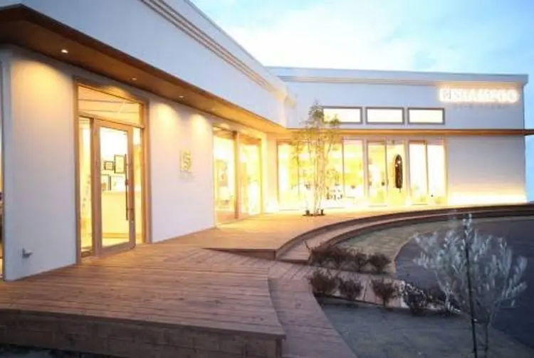 SHAMPOO 本庄店の内観・外観1