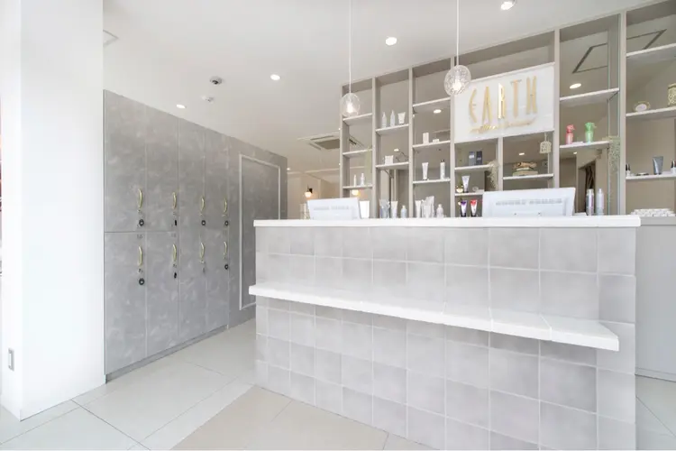 EARTH上尾店の内観・外観1