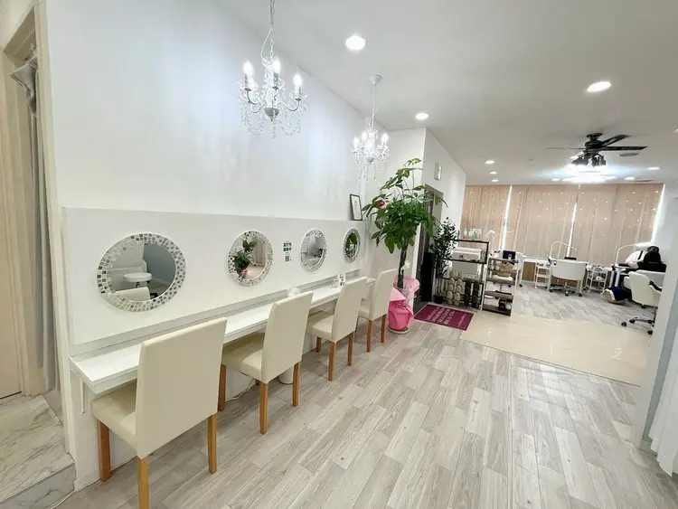 クレアラルーチェ熊本市役所前店の内観・外観2