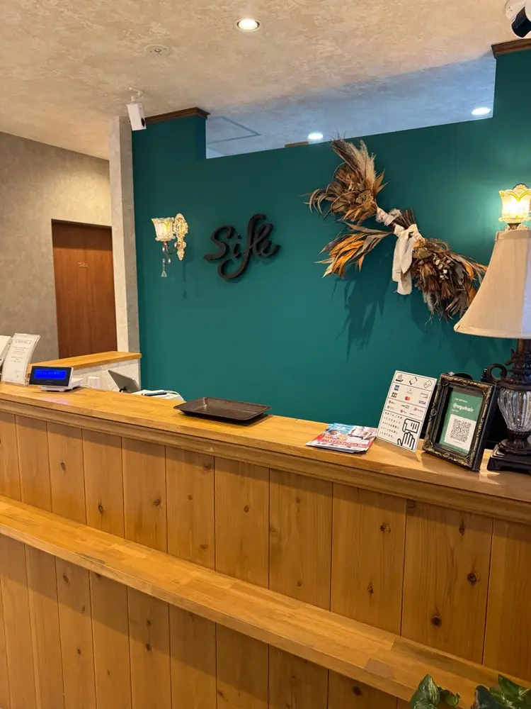 Agu hair sifle本町通り店の内観・外観3