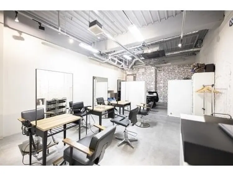 SWAYの内観・外観2