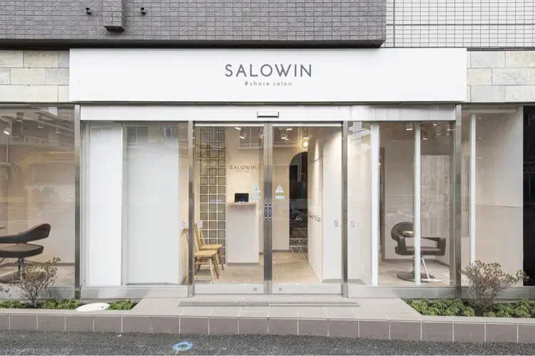 SALOWIN調布店の内観・外観1