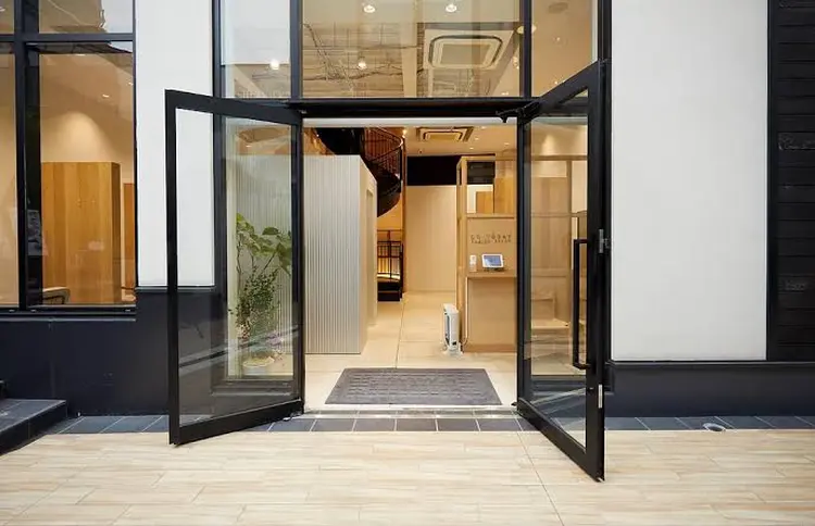 GO TODAY SHAiRE SALON 原宿Lux店の内観・外観2