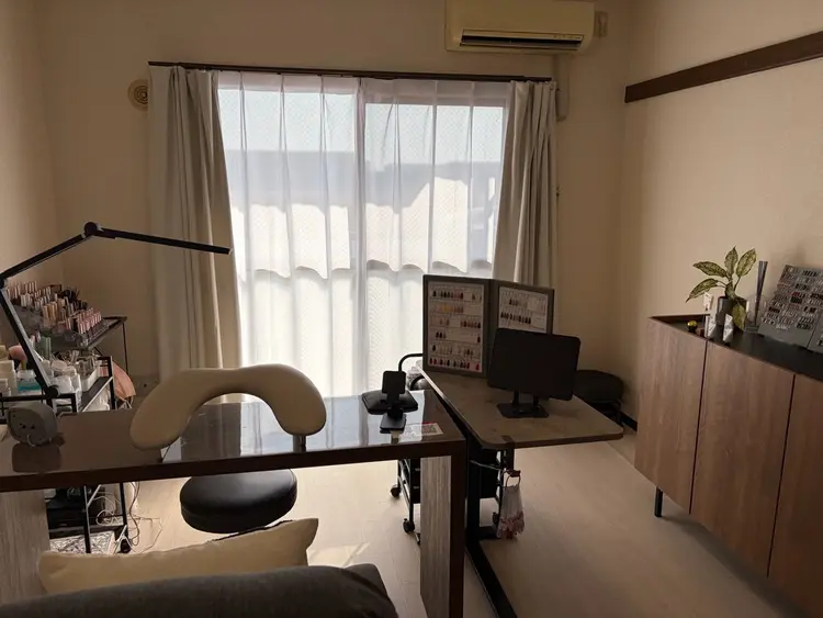 Leo NAILの内観・外観2