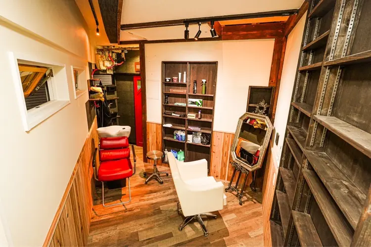 HAIR BASE ZAWAWAの内観・外観1