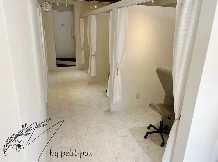 M by petit-pas さくら通り店【まつ毛パーマ・眉毛・マツエク】の内観・外観2