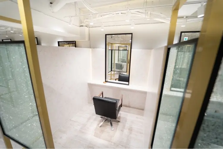 髪質改善トリートメント/美髪縮毛矯正専門店/&Lillme梅田の内観・外観1