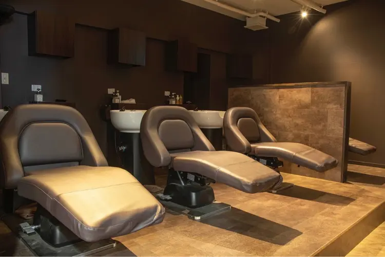 マユクリア池袋東口店の内観・外観2