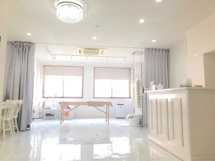 脱毛×アイラッシュCeriseLaLaの内観・外観2