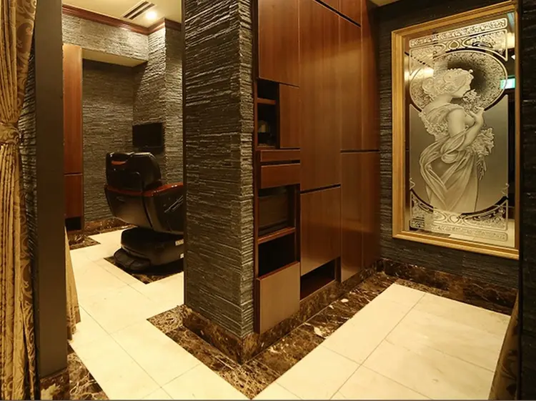 プレミアムバーバー新宿店の内観・外観3