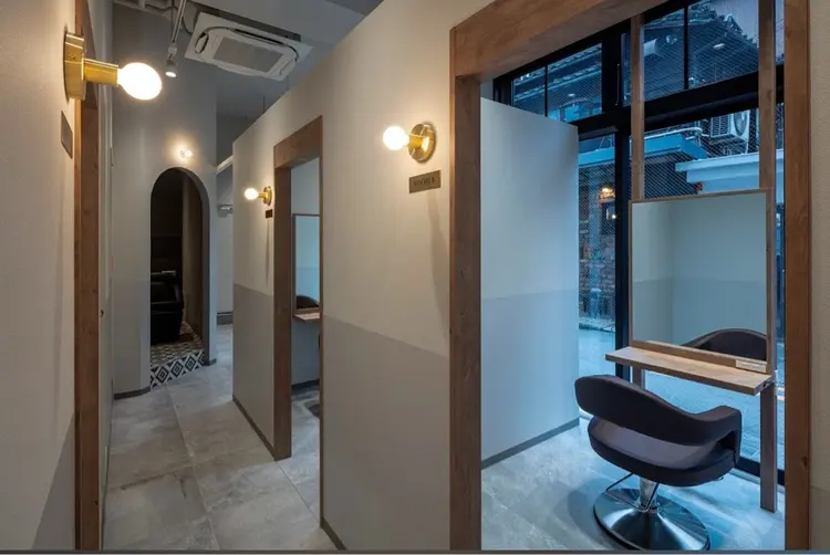 SALOWINの内観・外観2