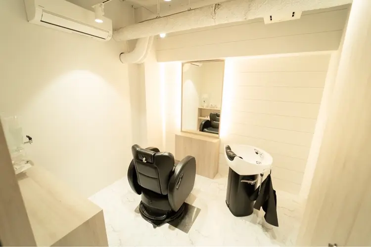 &chaLme 心斎橋 【髪質改善専門店 トリートメント&縮毛矯正】の内観・外観3