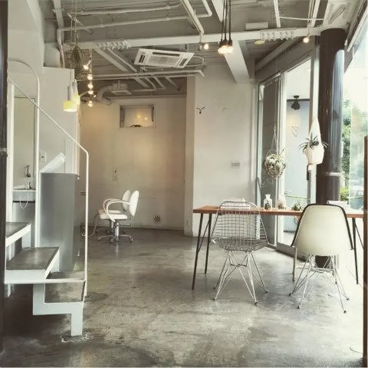 BAGLEの内観・外観1