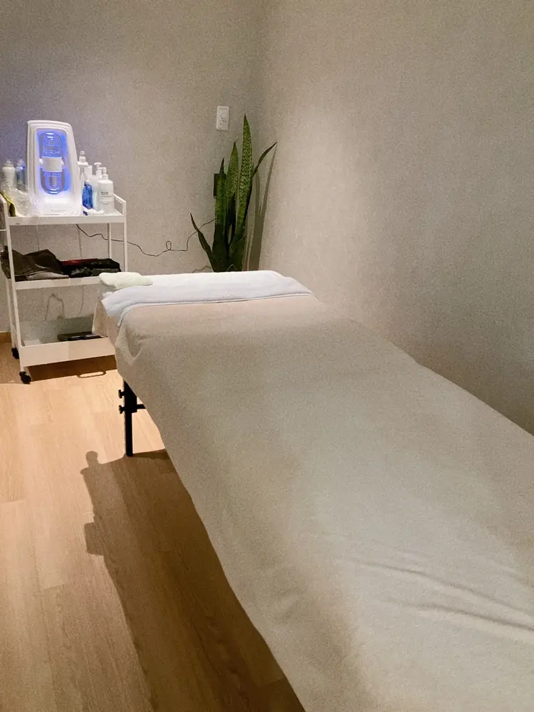 美容室G.O.A.T factoryの内観・外観1