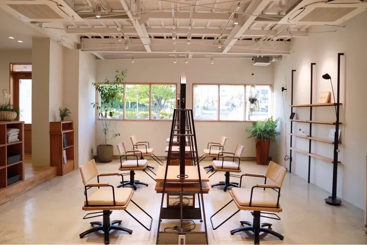 PARAISO南公園店の内観・外観1