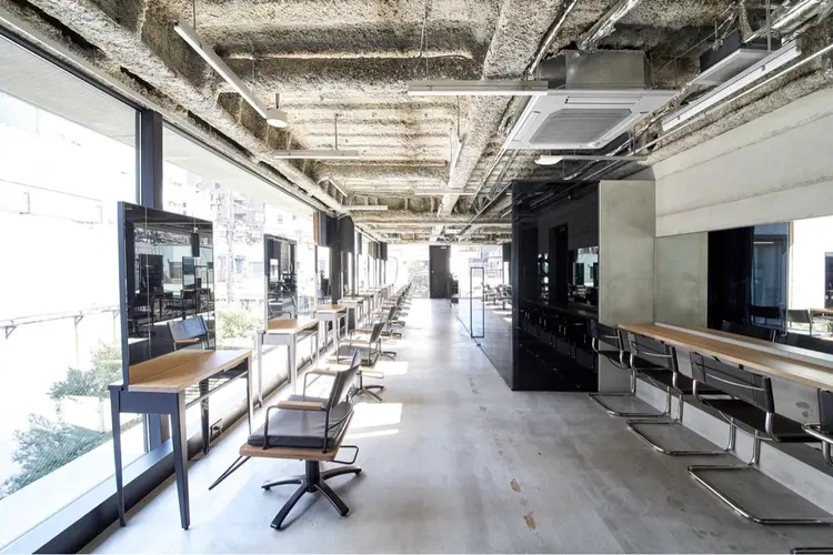 ALLUREの内観・外観2