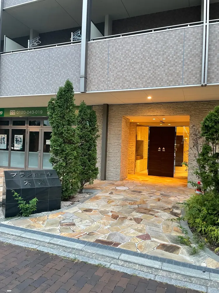 CHARMの内観・外観1