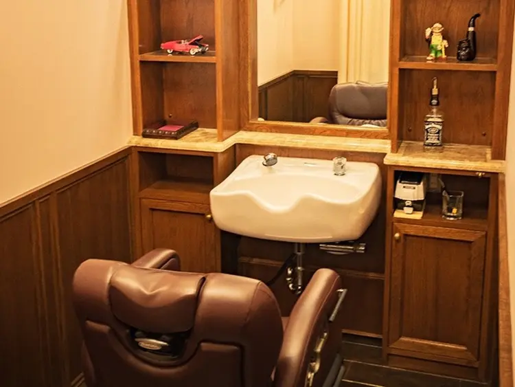 プレミアムバーバー表参道の内観・外観2