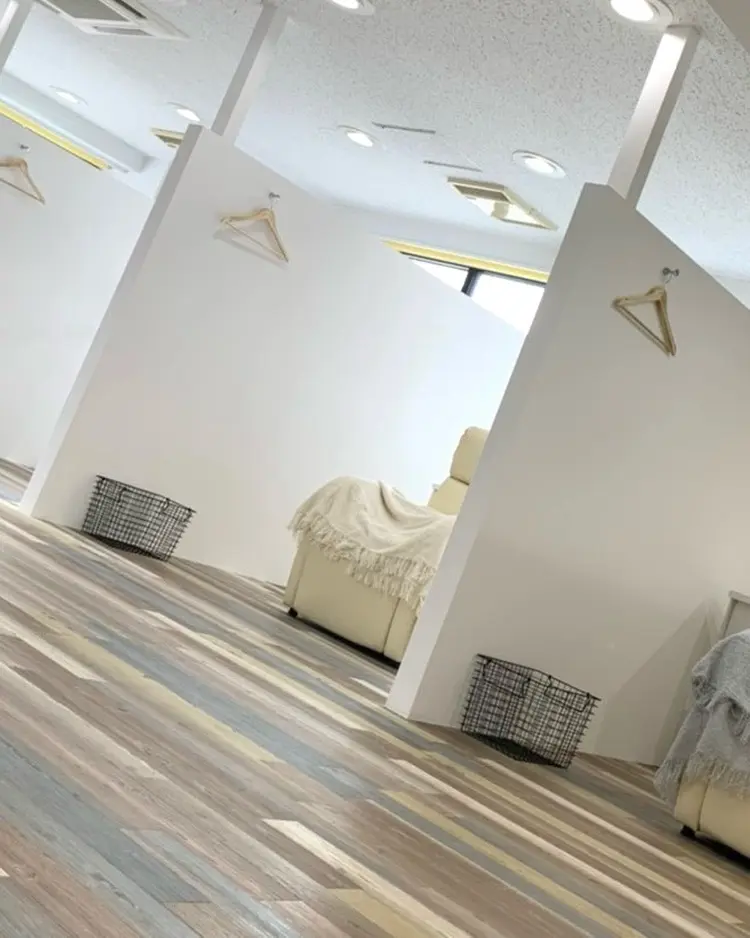 まつげエクステ専門店LASH緑井駅前店の内観・外観1