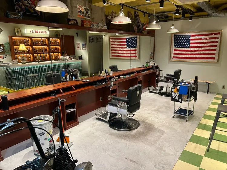 LOSOME CUT WORKSの内観・外観2