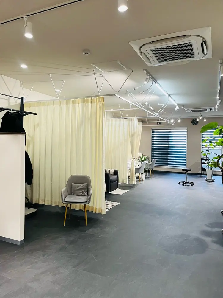 LADiX 明石店の内観・外観2