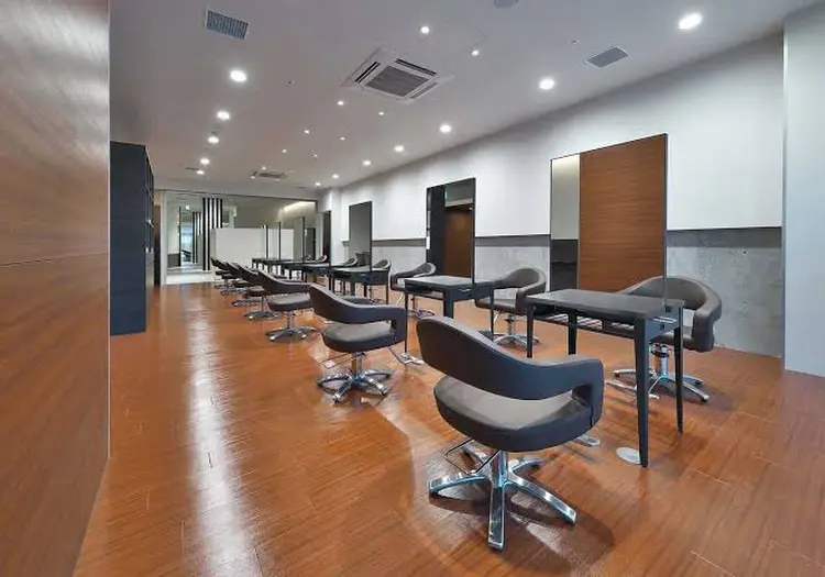 AVANCE.光明池店の内観・外観2