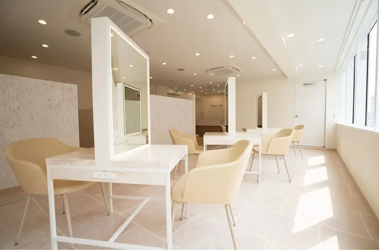 Dityca lukの内観・外観2