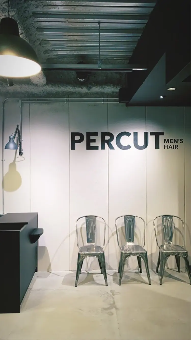 PERCUT東梅田店の内観・外観1