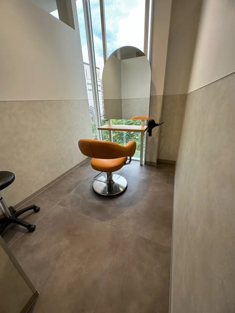 サロウィン仙台本町店の内観・外観1