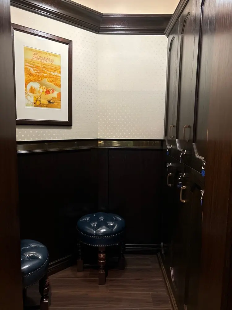 LAVIE NEW STANDARD BARBER 横浜店の内観・外観2