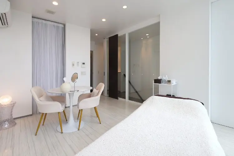 クリームの内観・外観3