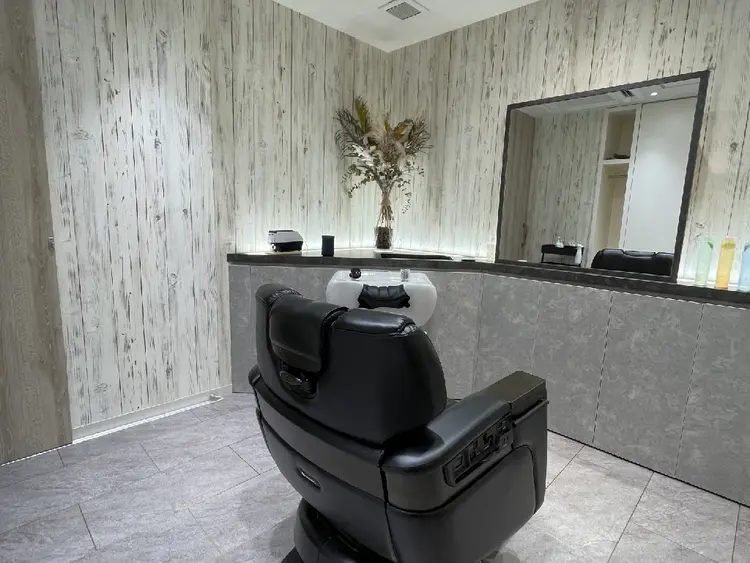 HAIR&GROOMING　YOSHIZAWA Inc. BANDAIの内観・外観1