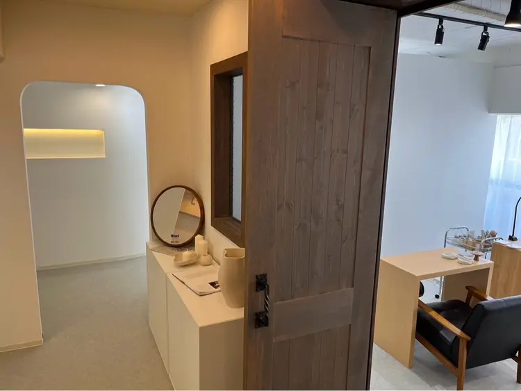 nail & eye Henriの内観・外観2