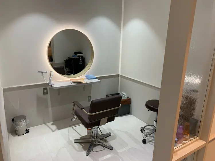 stylist hiro  by schonの内観・外観2