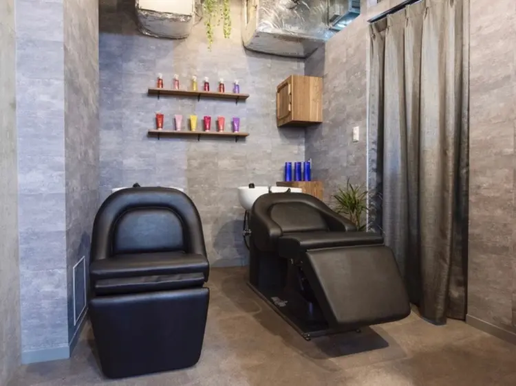 youres hair 髪質改善トリートメント&ヘッドスパ　恵比寿本店【ユアーズ　ヘア】の内観・外観3