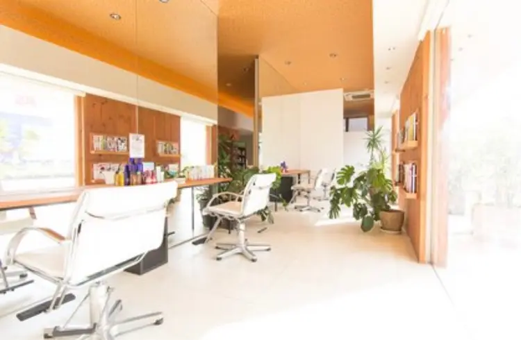 hair resort Big upの内観・外観2