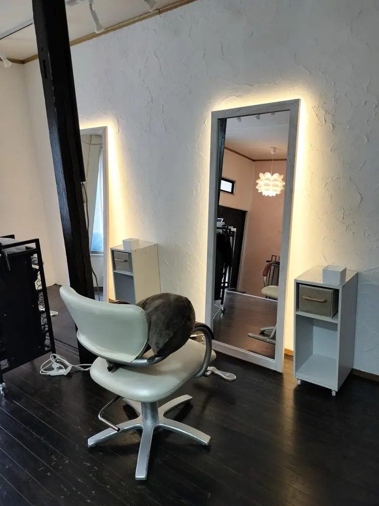 hair&make yurauの内観・外観2