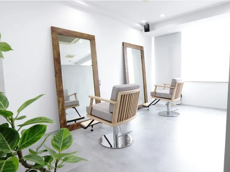 cast 三宮の内観・外観2