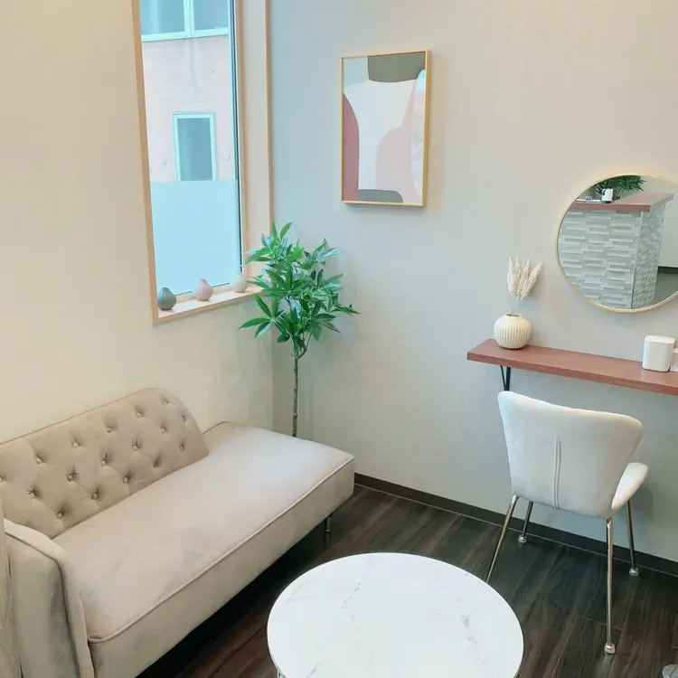 eyelash&nail anelaの内観・外観2