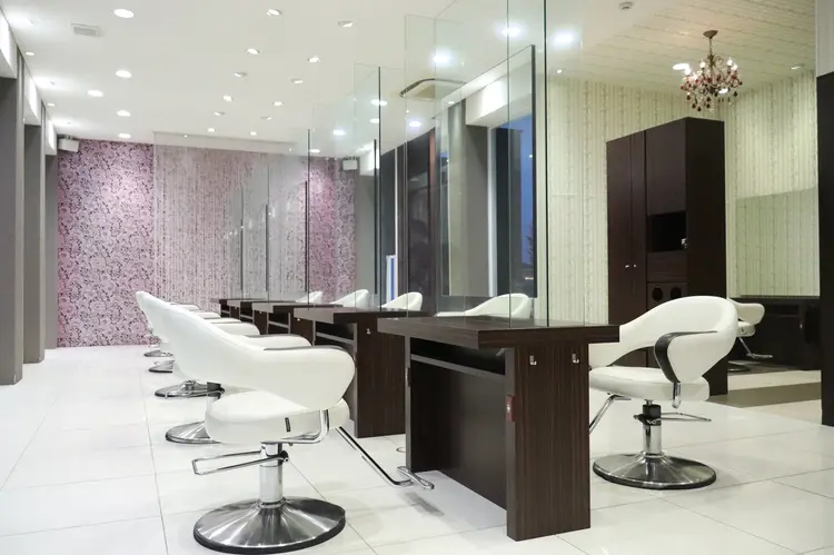 HAIR&MAKE EARTH高崎店の内観・外観2