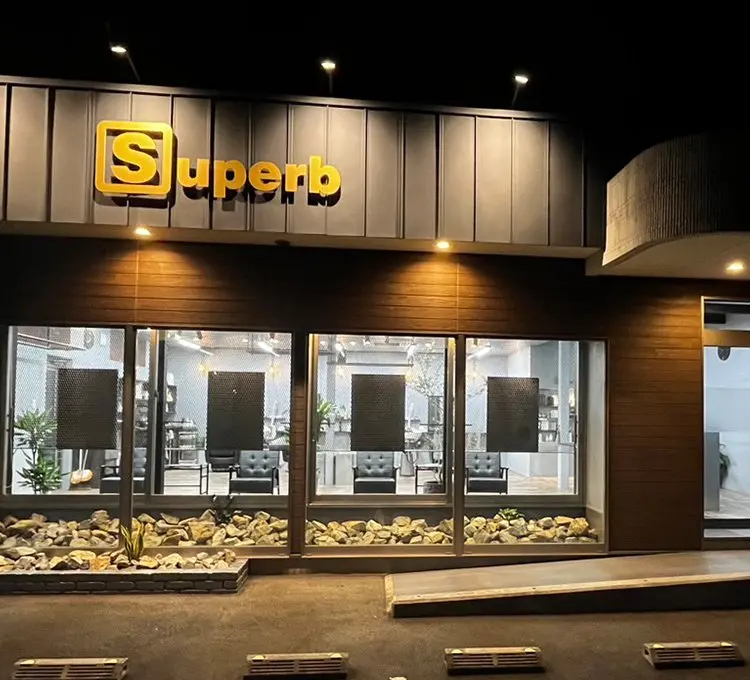 Superbの内観・外観1