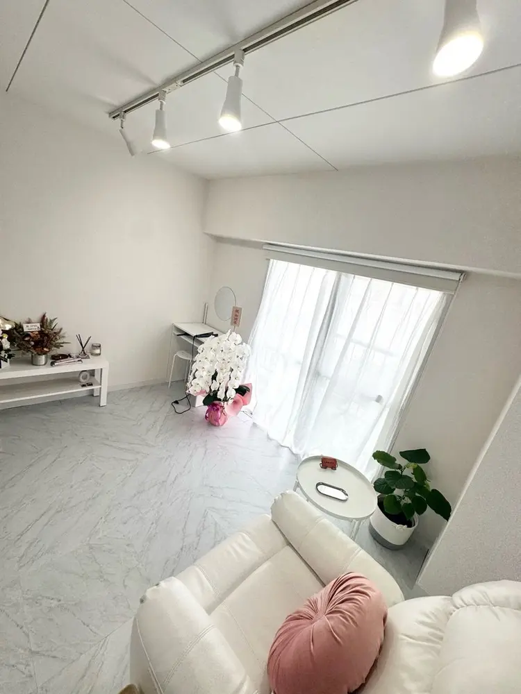 Laule’a 【まつげと眉毛サロン】の内観・外観1