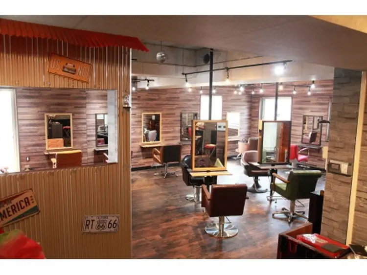 FUNIC横浜店の内観・外観2