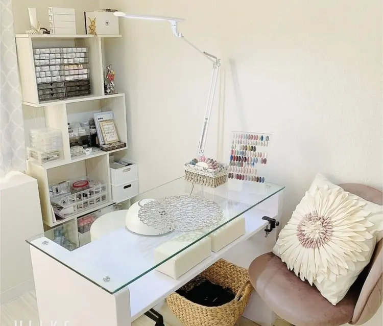 EMILY NAIL 【エミリーネイル】の内観・外観2