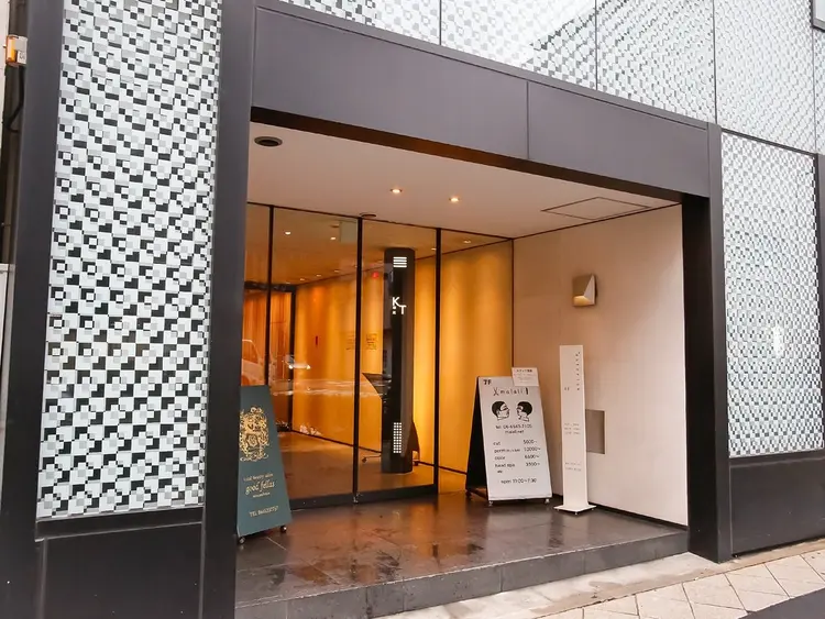 整顔整頭の内観・外観2