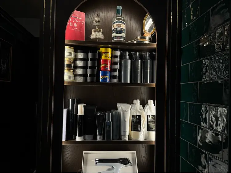 ヒロ銀座バーバーショップ広島本店の内観・外観1